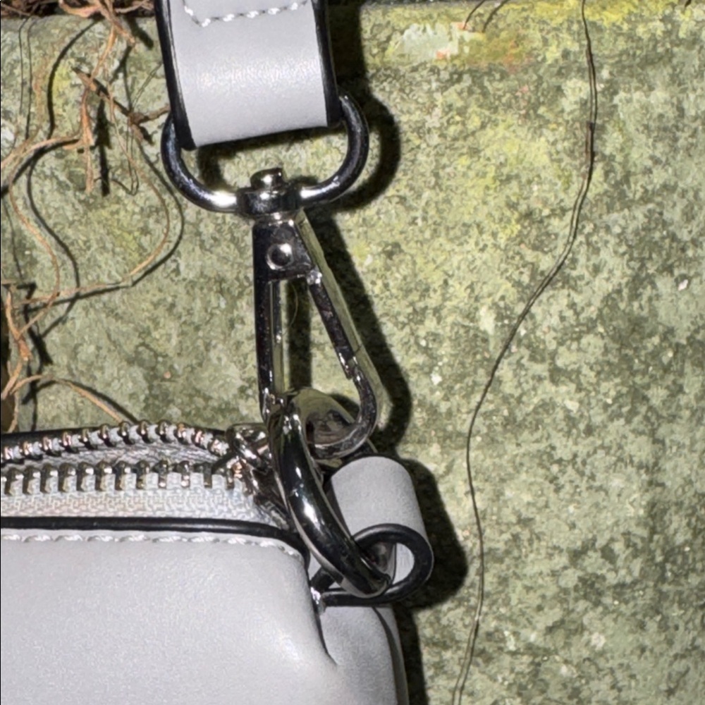 VONI LOS ANGELES gray color shoulder bag purse zip closure med size adjustable - Picture 5 of 17